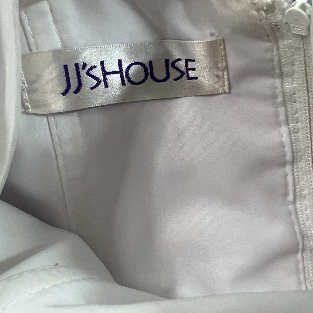 📌 JJs House Princess Wedding Gown, Tulle, Lace and Beading, Sleeveless - Picture 15 of 16